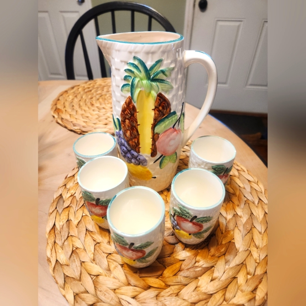 VINTAGE 1950'S CERAMIC PINEAPPLE / FRUIT PITCHER WITH 5 CUPS JAPAN  HANDPAINTED